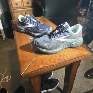 Brooks Black and Purple Running Shoes